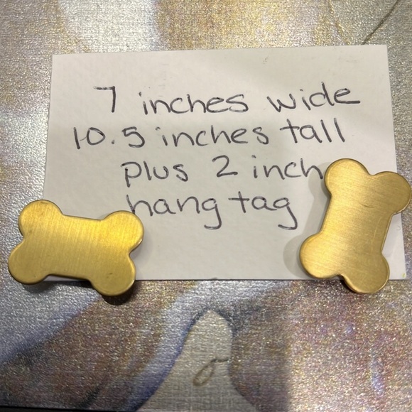 Boxer Magnet Board with 2 dog bone magnets and  ribbonn hang tag for hanging - Picture 2 of 7